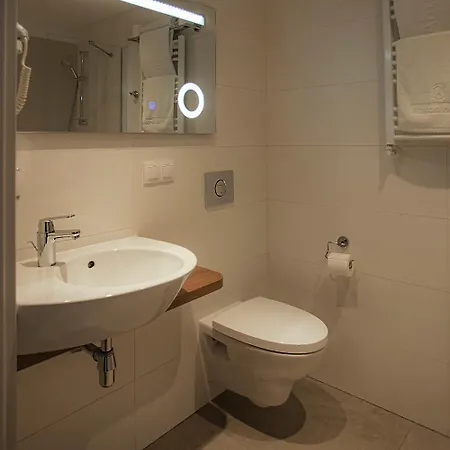 Abton Hotel 3*